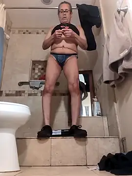 bobby69cock online show from November 17, 2025, 1:50 pm