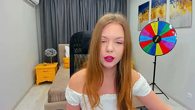 Strawberrye online show from February 5, 2025, 3:34 am