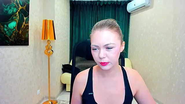 Strawberrye online show from February 10, 2025, 3:24 am