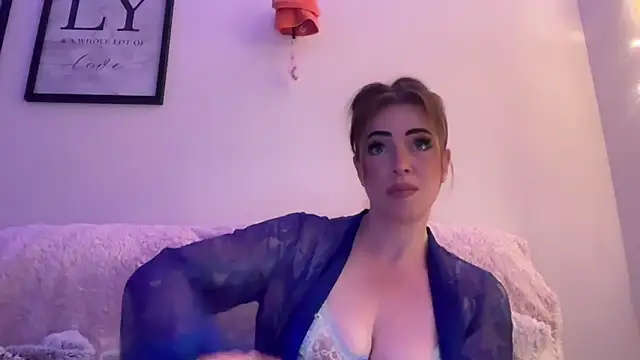 Snapshot of EmilyBlue chatting on April 23, 2026, 8:11 pm EmilyBlue online show from April 23, 2026, 8:11 pm