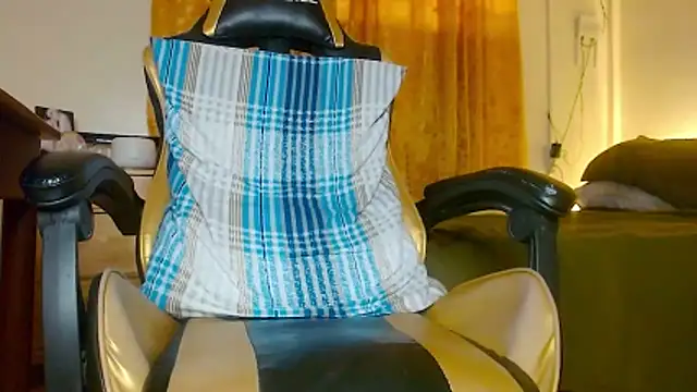 Snapshot of Yukikawaii chatting on November 13, 2025, 5:39 am Yukikawaii online show from November 13, 2025, 5:39 am