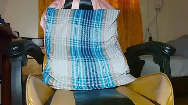 Snapshot of Yukikawaii chatting on December 19, 2025, 3:13 am Yukikawaii online show from December 19, 2025, 3:13 am