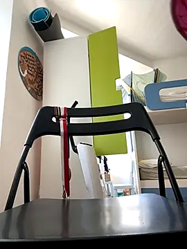 Snapshot of Aestheticsgirl chatting on September 19, 2025, 9:00 am Aestheticsgirl online show from September 19, 2025, 9:00 am