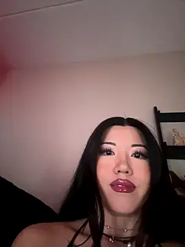 Snapshot of Amanita_Bloom chatting on October 5, 2025, 2:43 am Amanita Bloom online show from October 5, 2025, 2:43 am