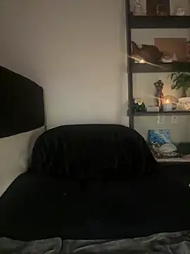 Amanita Bloom online show from March 14, 2026, 5:02 am