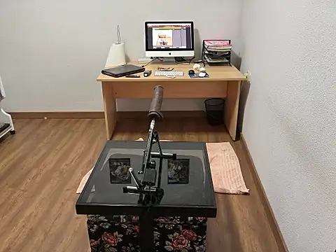 Snapshot of pinkgirls18 chatting on September 21, 2025, 8:16 am pinkgirls18 online show from September 21, 2025, 8:16 am