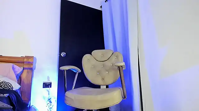 PIA GREAT online show from October 17, 2025, 1:09 am