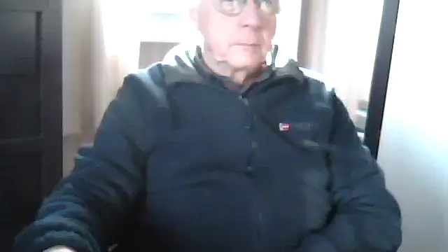 Snapshot of johnjohn622662 chatting on February 8, 2026, 2:20 pm johnjohn622662 online show from February 8, 2026, 2:20 pm