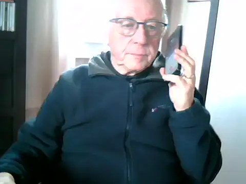 Snapshot of johnjohn622662 chatting on February 10, 2026, 2:32 pm johnjohn622662 online show from February 10, 2026, 2:32 pm