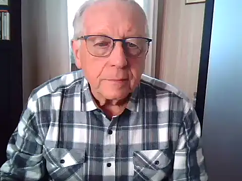 Snapshot of johnjohn622662 chatting on April 7, 2026, 9:10 am johnjohn622662 online show from April 7, 2026, 9:10 am