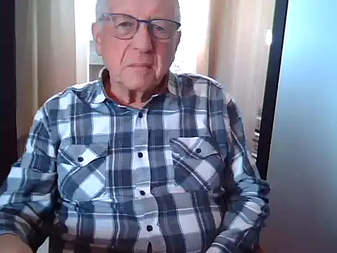 Snapshot of johnjohn622662 chatting on April 8, 2026, 9:31 am johnjohn622662 online show from April 8, 2026, 9:31 am