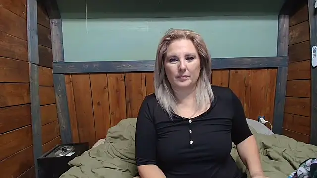 Snapshot of lisaxlovexxx chatting on November 26, 2025, 7:48 pm lisaxlovexxx online show from November 26, 2025, 7:48 pm