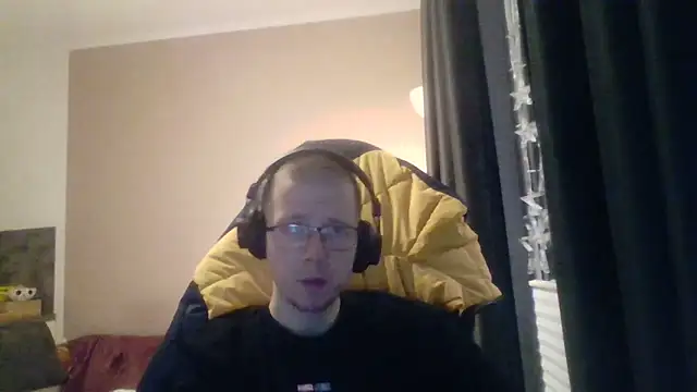 Snapshot of David250692 chatting on October 20, 2025, 5:52 am David250692 online show from October 20, 2025, 5:52 am