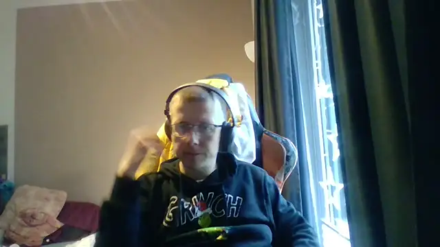 Snapshot of David250692 chatting on January 15, 2026, 9:14 am David250692 online show from January 15, 2026, 9:14 am