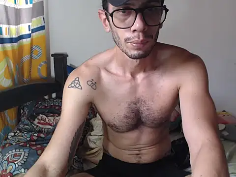 alisterxxx online show from December 5, 2025, 7:21 pm