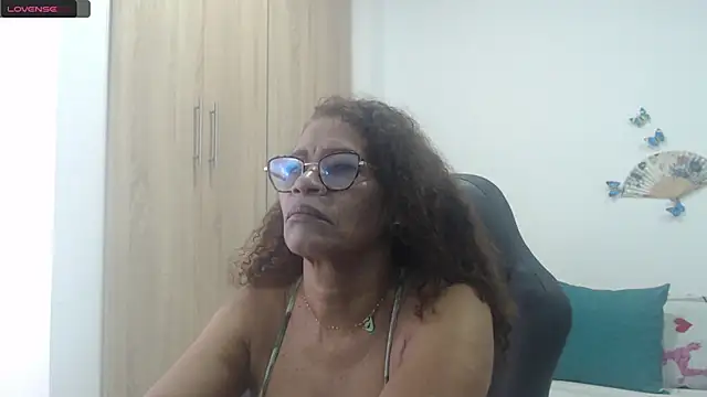 Snapshot of BustyMilf_ chatting on January 29, 2025, 11:51 am BustyMilf online show from January 29, 2025, 11:51 am