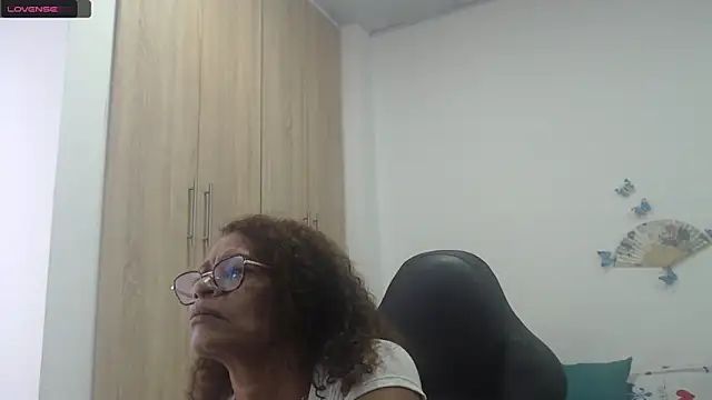 Snapshot of BustyMilf_ chatting on January 31, 2025, 11:56 am BustyMilf online show from January 31, 2025, 11:56 am