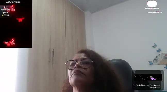 Snapshot of BustyMilf_ chatting on February 7, 2025, 6:13 pm BustyMilf online show from February 7, 2025, 6:13 pm