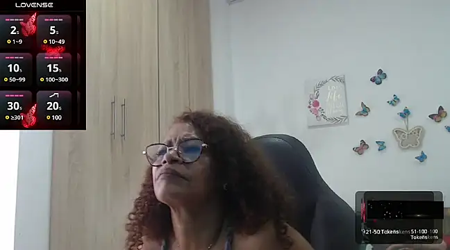 Snapshot of BustyMilf_ chatting on February 14, 2025, 6:29 pm BustyMilf online show from February 14, 2025, 6:29 pm