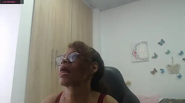 Snapshot of BustyMilf_ chatting on March 1, 2025, 12:23 pm BustyMilf online show from March 1, 2025, 12:23 pm