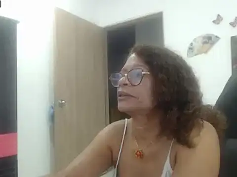 Snapshot of BustyMilf_ chatting on March 6, 2025, 11:47 am BustyMilf online show from March 6, 2025, 11:47 am
