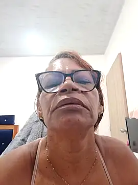 Snapshot of BustyMilf_ chatting on September 18, 2025, 12:51 pm BustyMilf online show from September 18, 2025, 12:51 pm