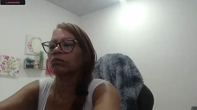 Snapshot of BustyMilf_ chatting on September 20, 2025, 1:34 pm BustyMilf online show from September 20, 2025, 1:34 pm