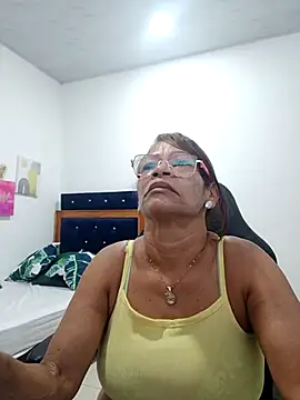 Snapshot of BustyMilf_ chatting on October 21, 2025, 1:01 pm BustyMilf online show from October 21, 2025, 1:01 pm