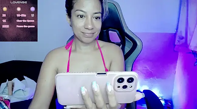 ninatiny online show from February 2, 2025, 1:08 pm