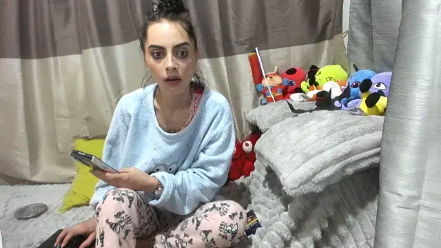 jessystarr online show from December 2, 2025, 11:00 pm