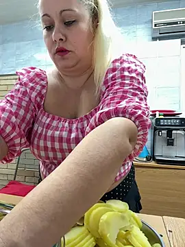 Snapshot of SabinaSweety chatting on January 21, 2025, 12:29 pm SabinaSweety online show from January 21, 2025, 12:29 pm