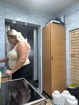 Snapshot of SabinaSweety chatting on September 29, 2025, 1:05 pm SabinaSweety online show from September 29, 2025, 1:05 pm