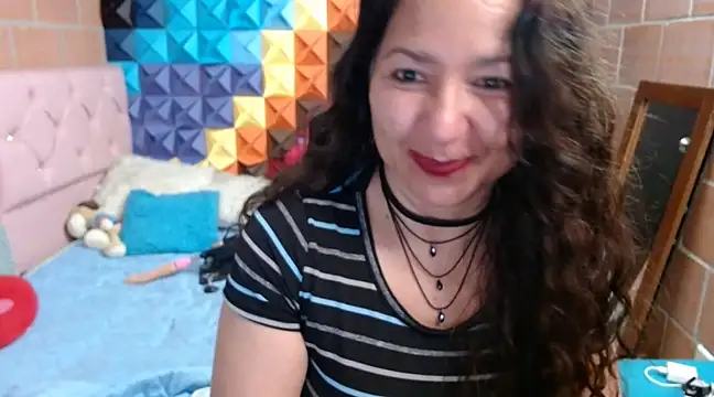 katifoxx online show from March 12, 2025, 10:50 pm