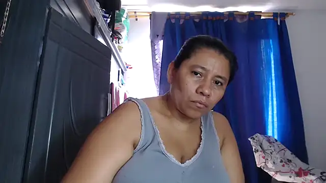 adrixxx38 online show from April 2, 2026, 7:11 pm