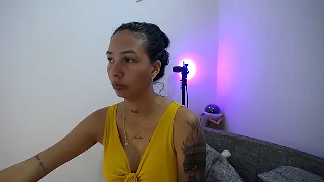 Snapshot of Allyson_Smith chatting on December 29, 2024, 7:43 pm Allyson Smith online show from December 29, 2024, 7:43 pm