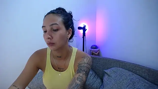 Snapshot of Allyson_Smith chatting on January 13, 2025, 11:27 pm Allyson Smith online show from January 13, 2025, 11:27 pm