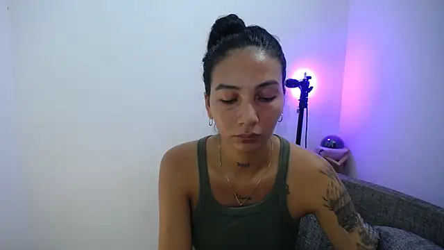 Snapshot of Allyson_Smith chatting on January 15, 2025, 12:09 am Allyson Smith online show from January 15, 2025, 12:09 am