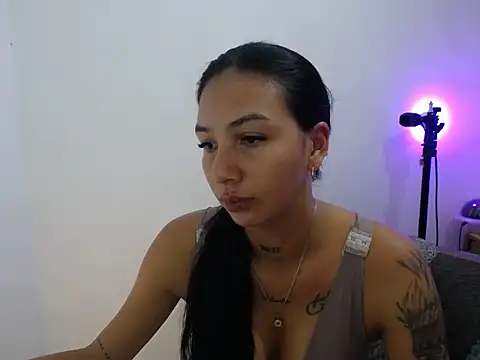 Snapshot of Allyson_Smith chatting on January 30, 2025, 11:45 pm Allyson Smith online show from January 30, 2025, 11:45 pm