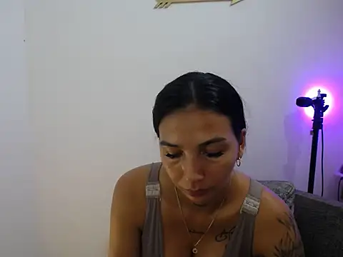 Snapshot of Allyson_Smith chatting on January 31, 2025, 2:48 am Allyson Smith online show from January 31, 2025, 2:48 am