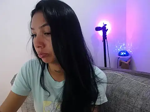 Snapshot of Allyson_Smith chatting on February 8, 2025, 11:13 pm Allyson Smith online show from February 8, 2025, 11:13 pm