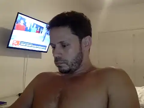 Snapshot of FelipeRiver chatting on February 18, 2025, 11:19 pm FelipeRiver online show from February 18, 2025, 11:19 pm