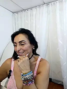 zullyxhot online show from April 10, 2026, 10:25 pm