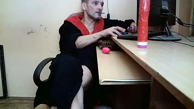 Snapshot of dundyFocus chatting on September 28, 2025, 11:15 am dundyFocus online show from September 28, 2025, 11:15 am