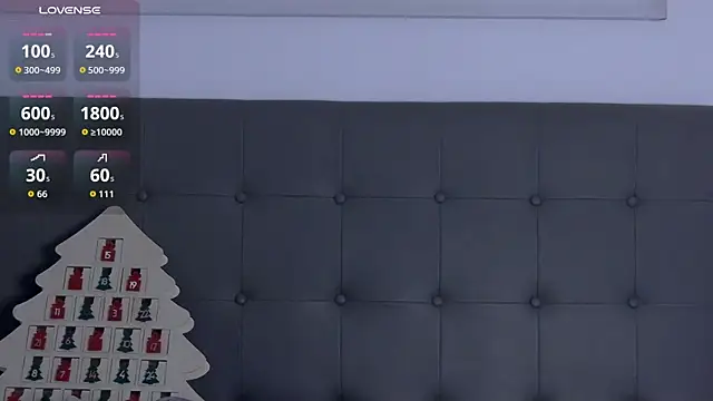 Clara-xoxo online show from December 15, 2025, 1:48 pm