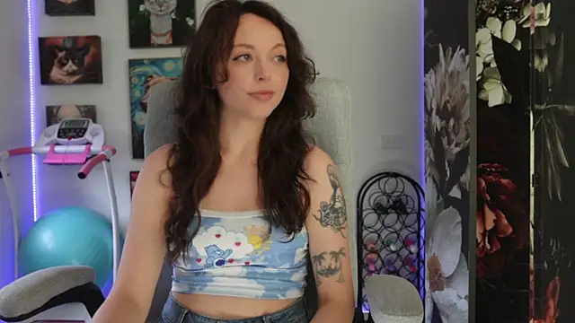 Snapshot of makiyahbelle chatting on January 7, 2025, 5:33 am makiyahbelle online show from January 7, 2025, 5:33 am