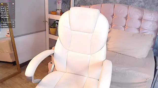 Snapshot of niko_robin chatting on December 4, 2024, 8:07 pm niko robin online show from December 4, 2024, 8:07 pm