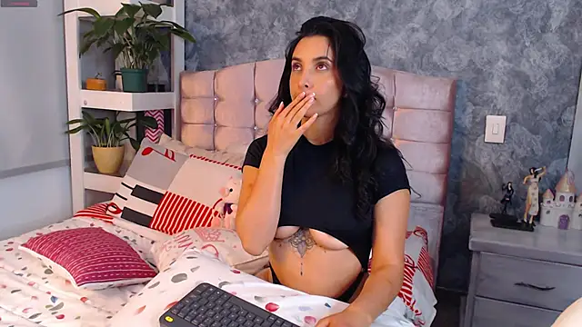 Snapshot of niko_robin chatting on February 1, 2025, 3:30 am niko robin online show from February 1, 2025, 3:30 am