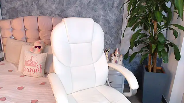 Snapshot of niko_robin chatting on February 17, 2025, 2:09 am niko robin online show from February 17, 2025, 2:09 am