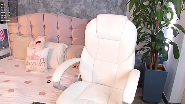 Snapshot of niko_robin chatting on February 17, 2025, 4:48 pm niko robin online show from February 17, 2025, 4:48 pm