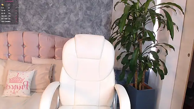 Snapshot of niko_robin chatting on March 6, 2025, 3:45 pm niko robin online show from March 6, 2025, 3:45 pm